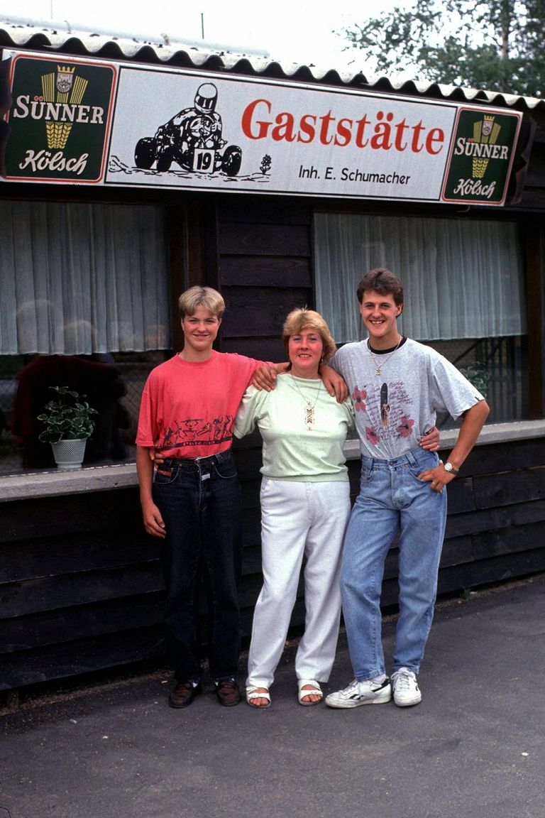 Vasakult: Ralf, Elisabeth ja Michael Schumacher