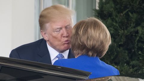 Трамп в ходе встречи с Меркель попросил у нее совета по обращению с Путиным
