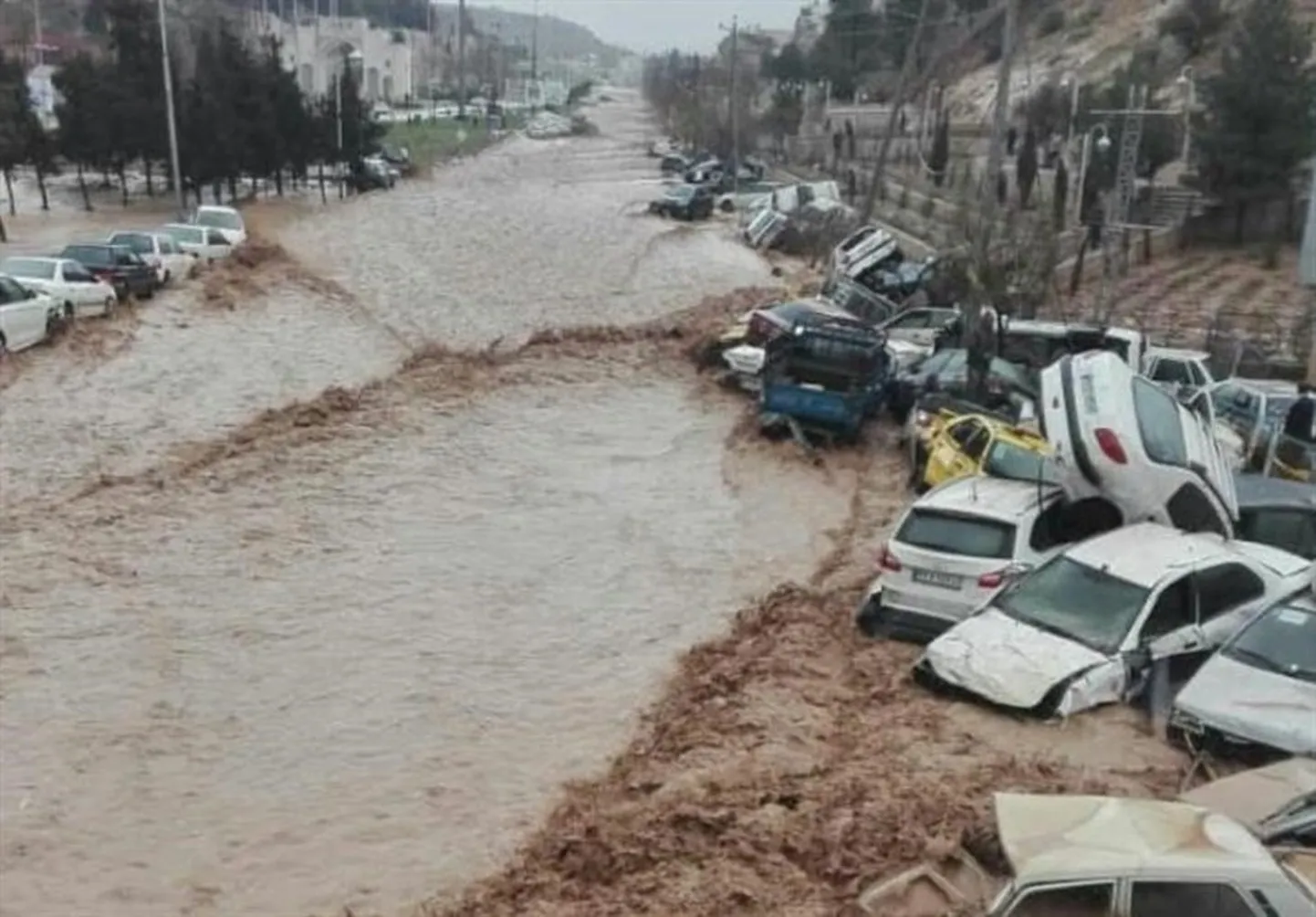Tulvade tekitatud kahju Shirazi linnas.
