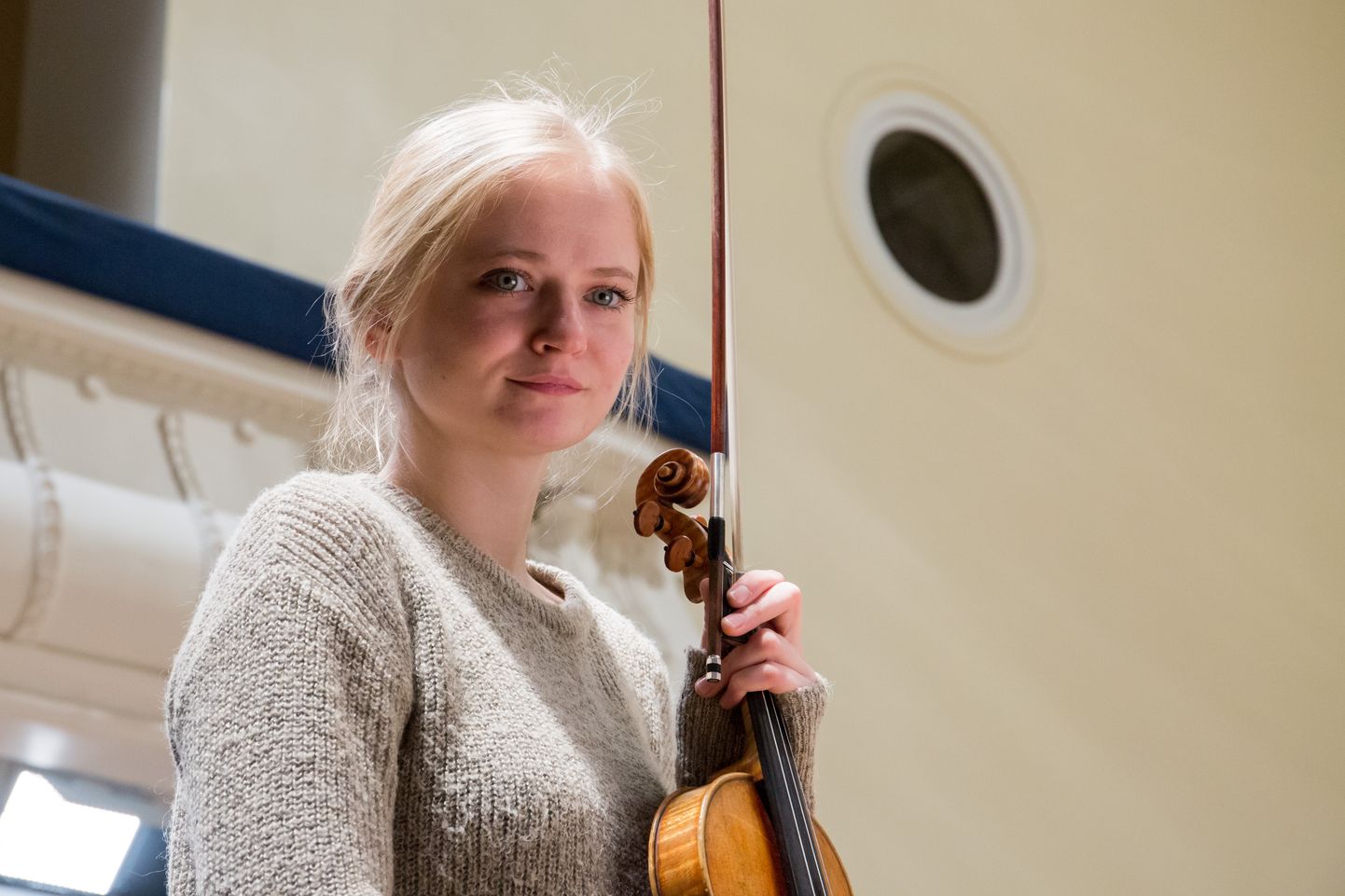 Triin Ruubel annab Pärnu kontserdimajas viiulikontserdi.