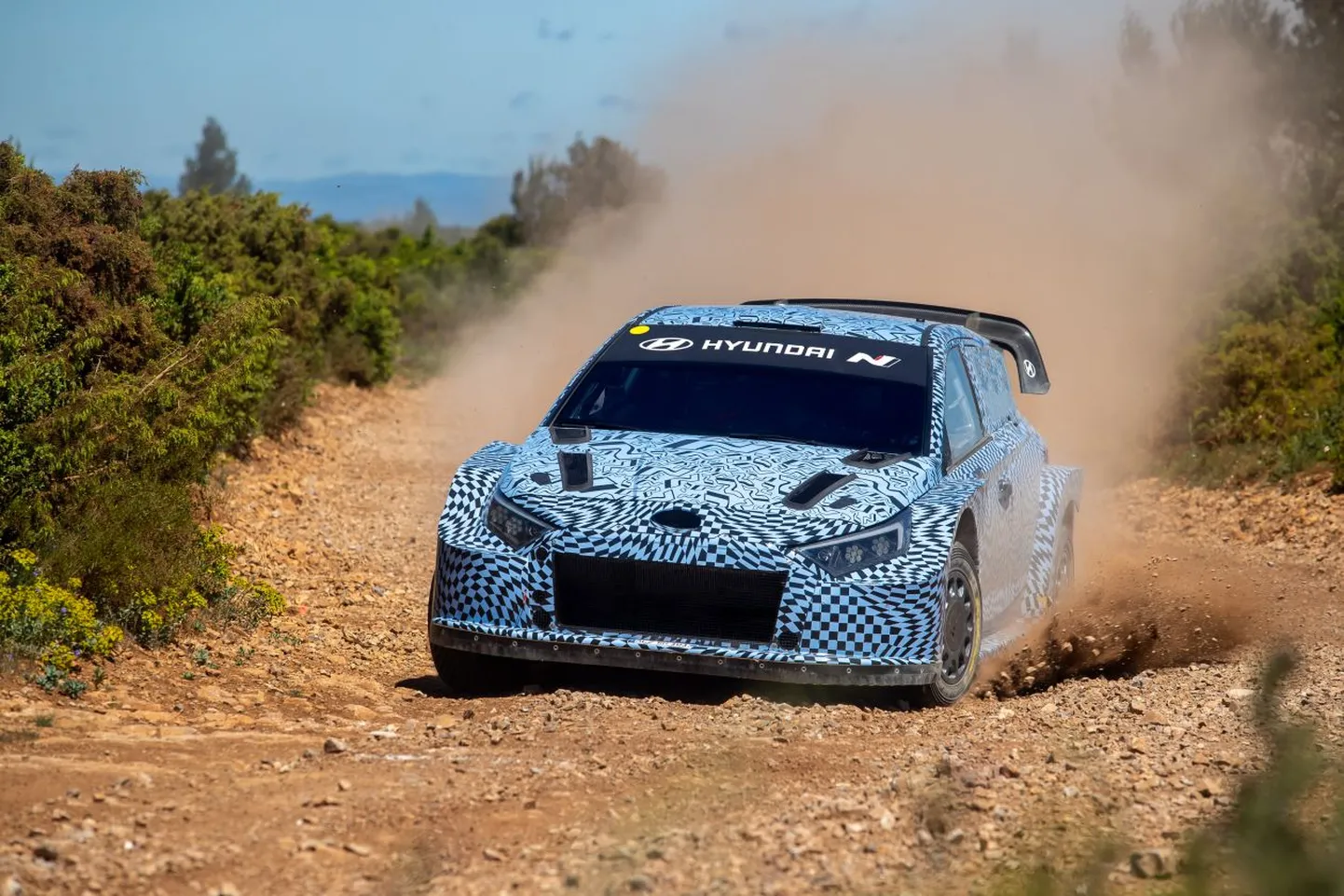 Hyundai uus hübriidauto. Foto pole seotud Ott Tänaku kõnealuse testiga.
