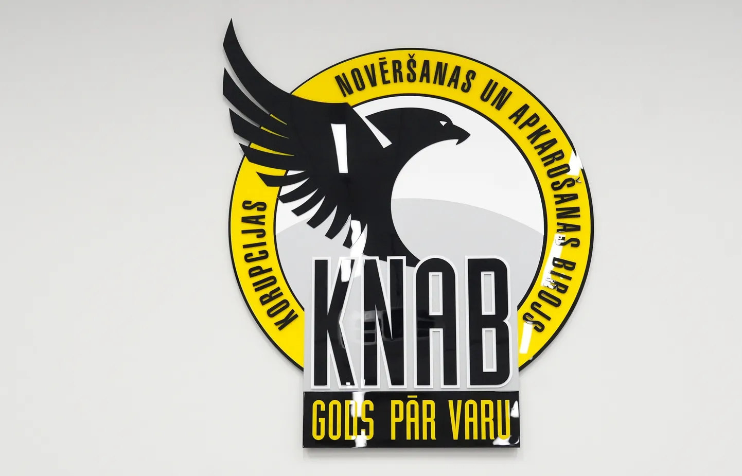 Korupcijas novēršanas un apkarošanas biroja logo.