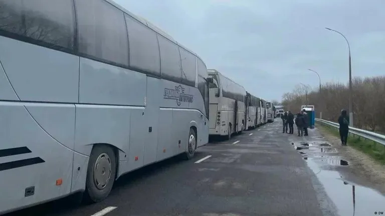 На белорусско-польской границе снова появились очереди для автобусов