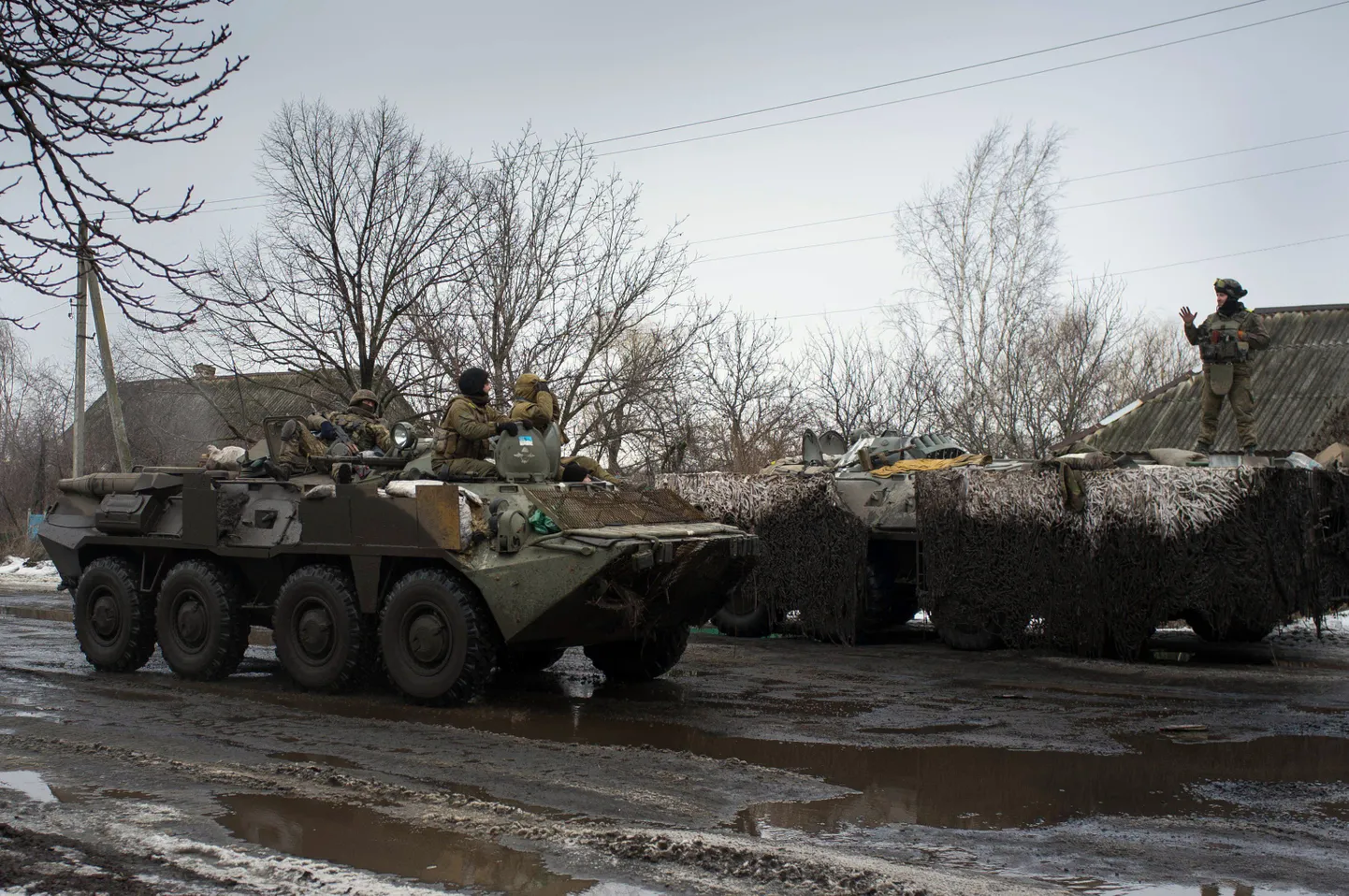 Ukraina soomukid Donetski lähistel.