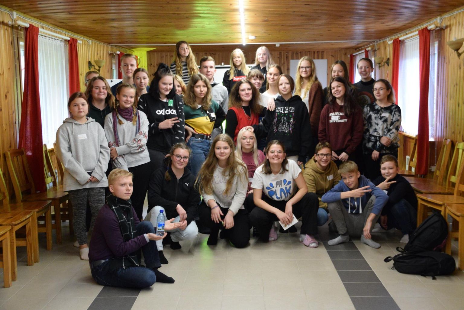 30 noort said kokku, et arutleda elu üle Pärnu linnas.