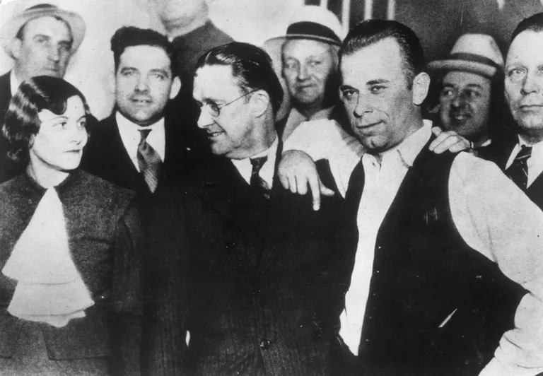 Foto 1930. aastate algusest, millel John Dillinger (paremal) on koos sõpradega