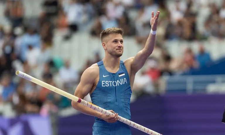 Janek Õiglane hullutas Pariisi olümpial kaasaelajaid teivashüppes ja tõusis teise päeva lõpuks viiendaks.