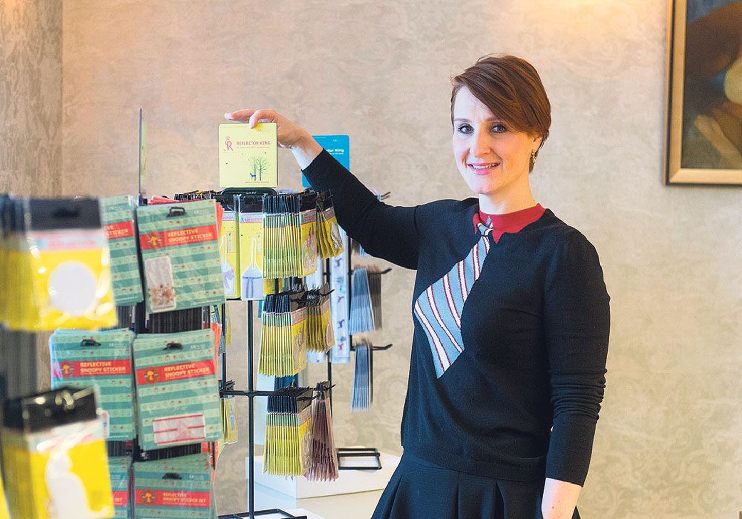 Директор по продажам фирмы Softreflector Хелина Саарнийт демонстрирует продукцию фирмы.