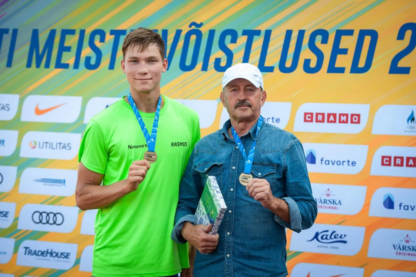 Rasmus Roosleht treener Mihkel Lembituga.