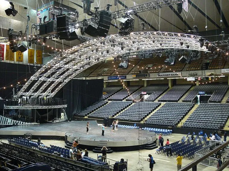 CIRQUE DU SOLEIL lavastuse QUIDAM lava