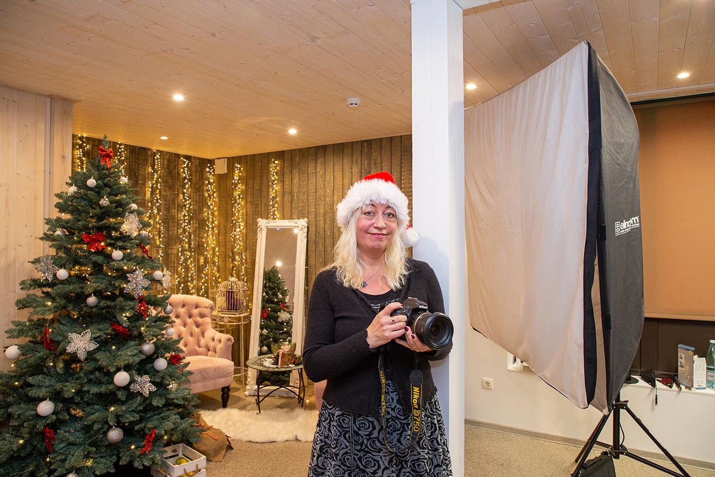 Jõulud juba oktoobris: esimese jõuluteemalise fotosessiooni tegi vastselt tegevust alustanud Elise fotostuudios selle omanik Reelika Marrandi juba oktoobris.