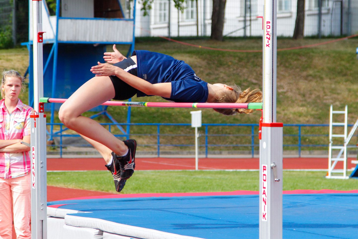 Spordiklubi Maret-Sport ridades treeniv valgalane Laura Trašanov võitis eelmisel nädalavahetusel Eesti meistrivõitlustel kuldmedali kõrgushüppes.