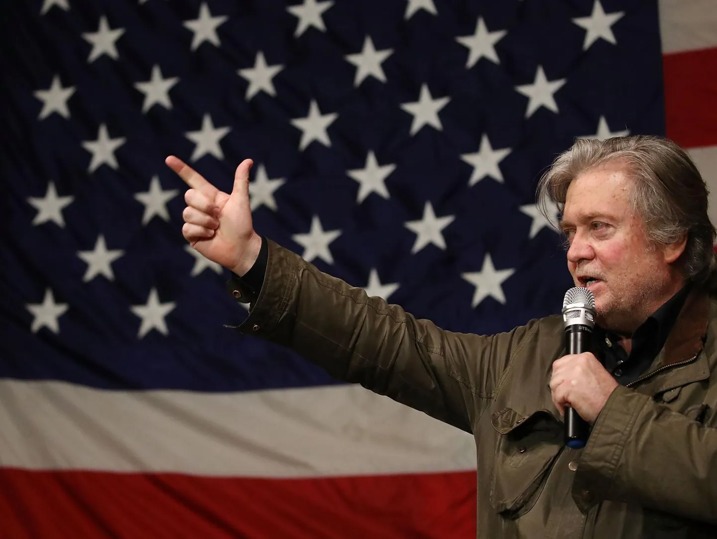 Steve Bannon.