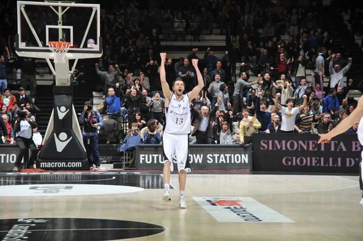Viktor Sanikidze viimases mängus Pepsi Caserta vastu.