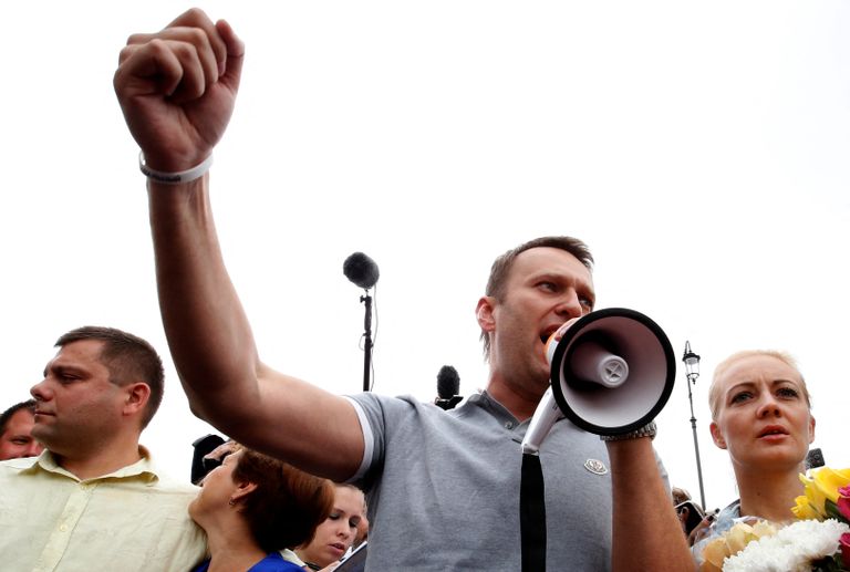 Vene opositsioonijuht Aleksei Navalnõi pöördumas 20. juulil 2013 Kirovis rahva poole, rääkides Vene võimude korruptsioonist