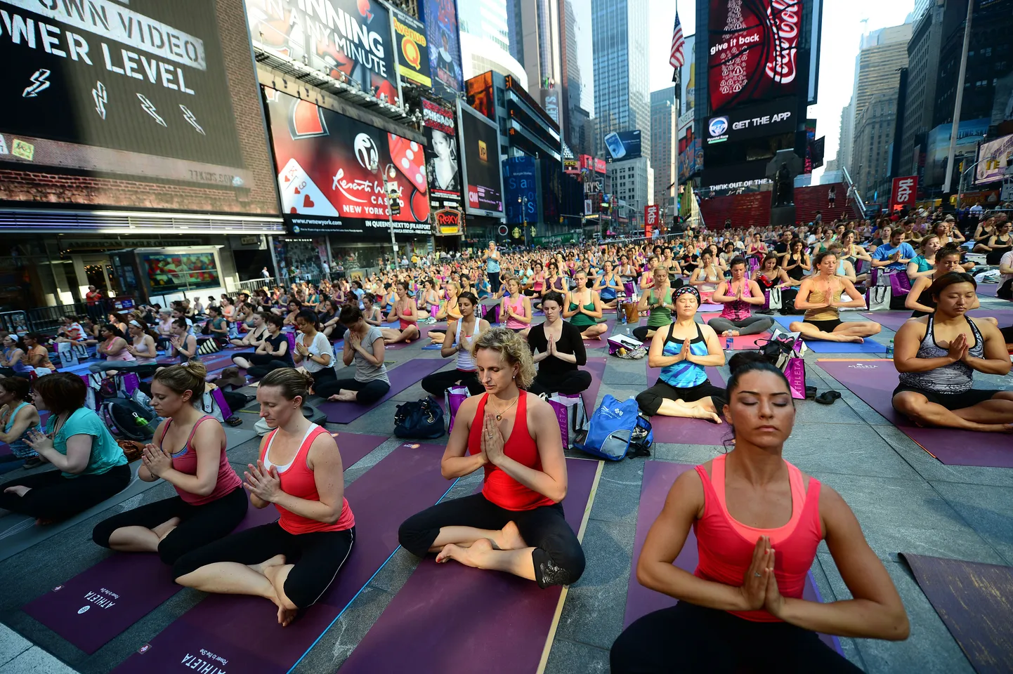 New Yorgis toimus 20. juunil 2012. aastal joogatund kõigile soovijatele.