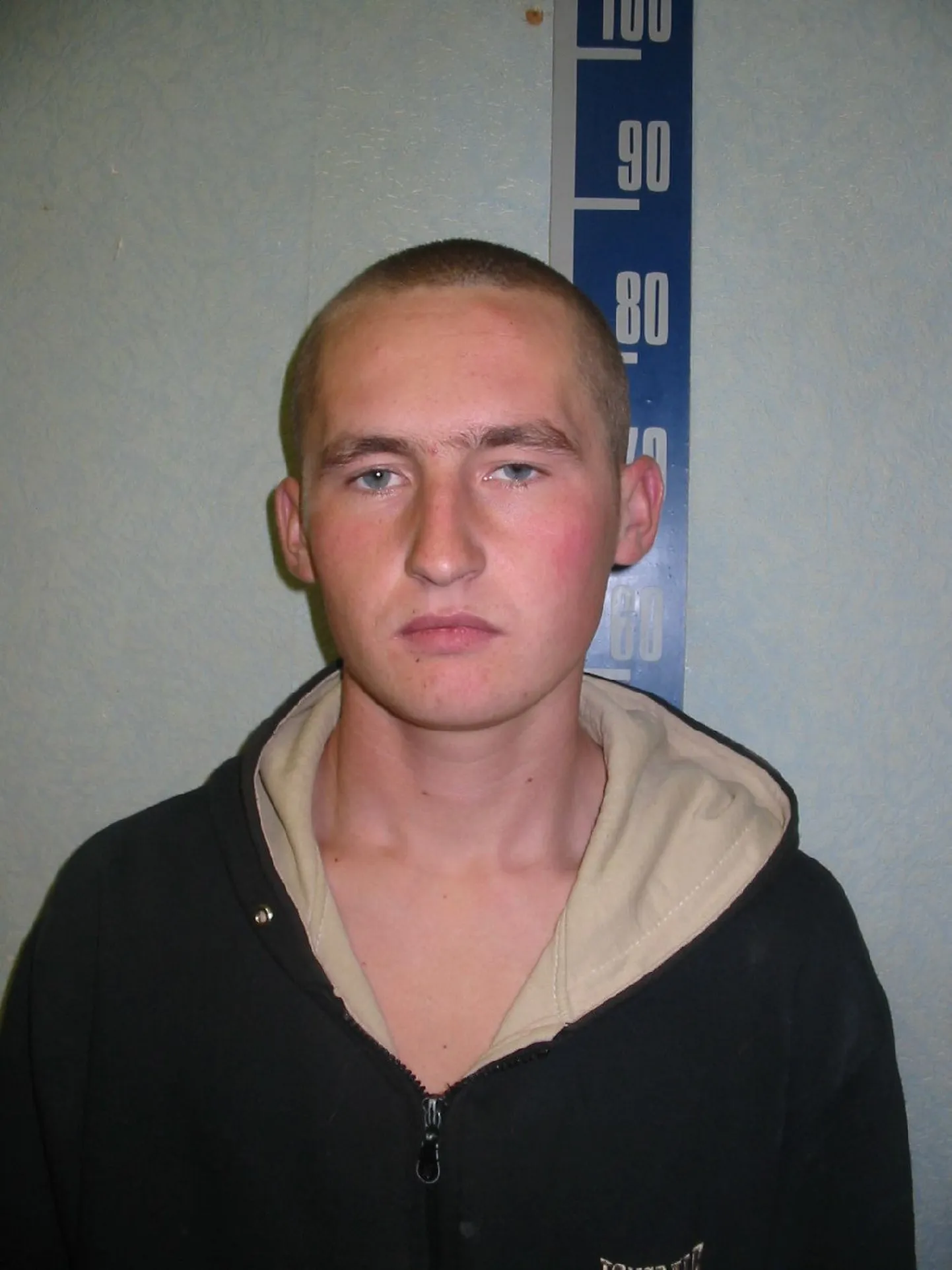Отделение полиции города Йыхви разыскивает 30-летнего Евгения Варлашина.