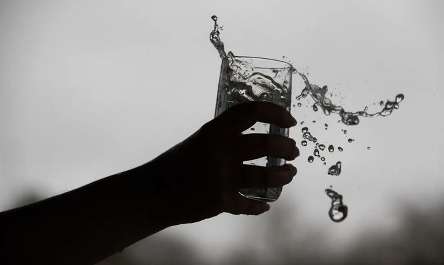 Вода.