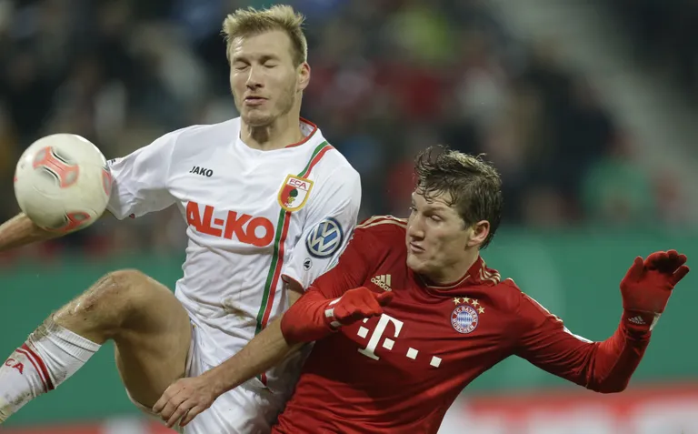 Head esitused klubis ja koondises avasid Klavanile ukse Saksamaa Bundesligasse, kui 2012. aasta suvel omandas Baierimaa väikeklubi FC Augsburg tema mängijaõigused. Eesti keskkaitsja võitis kiiresti peatreeneri Markus Weinzierli usalduse ja tõusis Augsburgis pea asendamatuks mängijaks. Juba sama aasta sügisel madistas ta Müncheni Bayerni vastu (fotol duell Bastian Schweinsteigeriga).