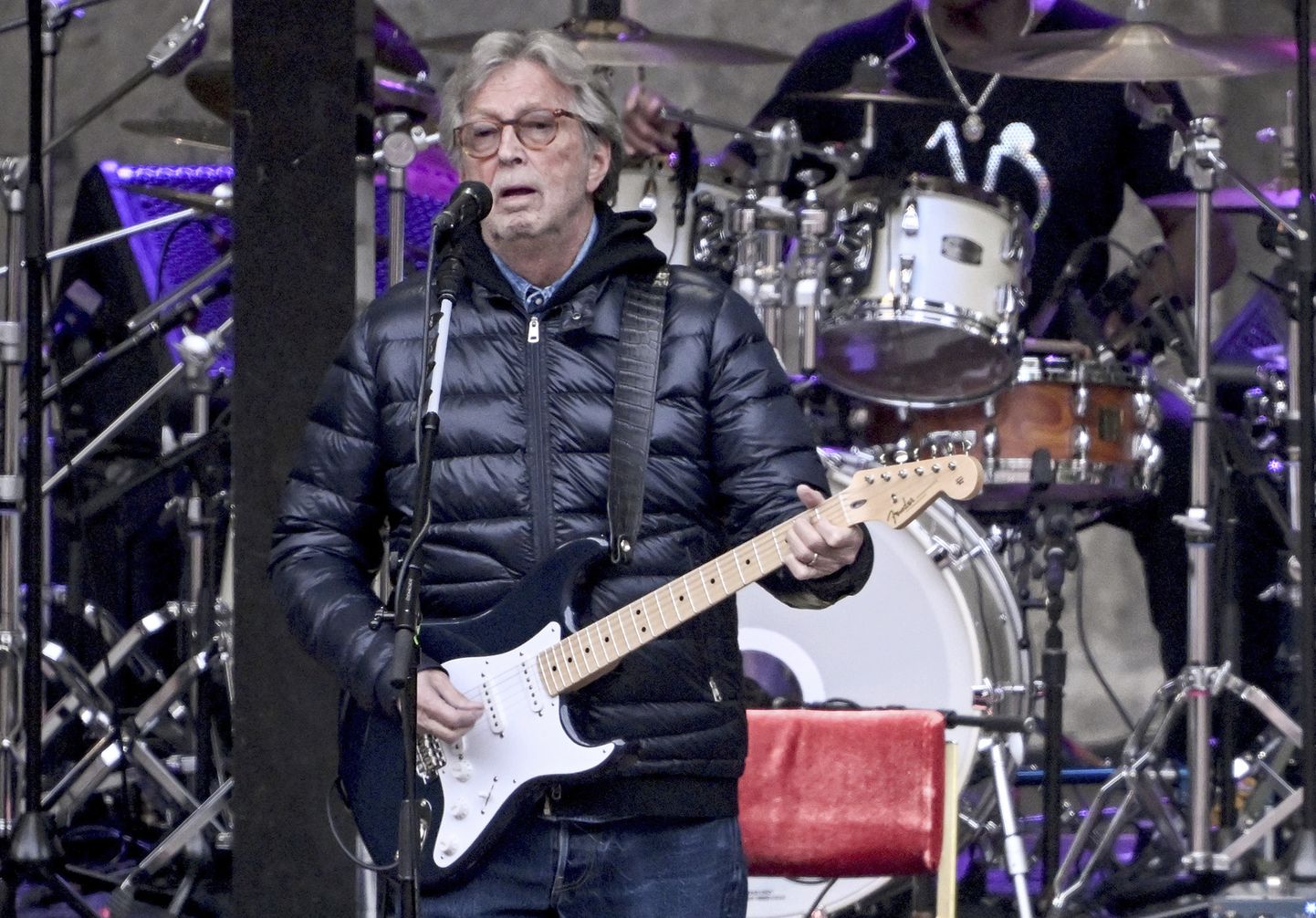 Nii esines Eric Clapton maikuu lõpus Berliinis. Aga eda nii vana meister enam suurt ei muutugi.