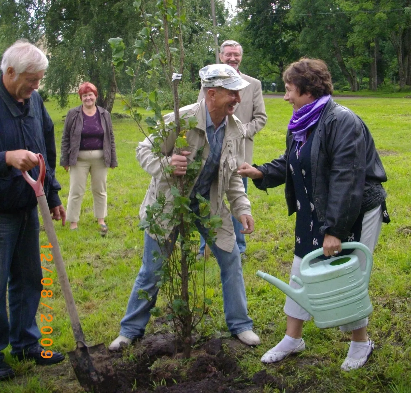 Kui malevasuvest möödus 40 aastat, kohtus Karksi esimene malev oma kunagises tööpaigas ja istutas sinna puu. Nüüd kohtutakse taas.