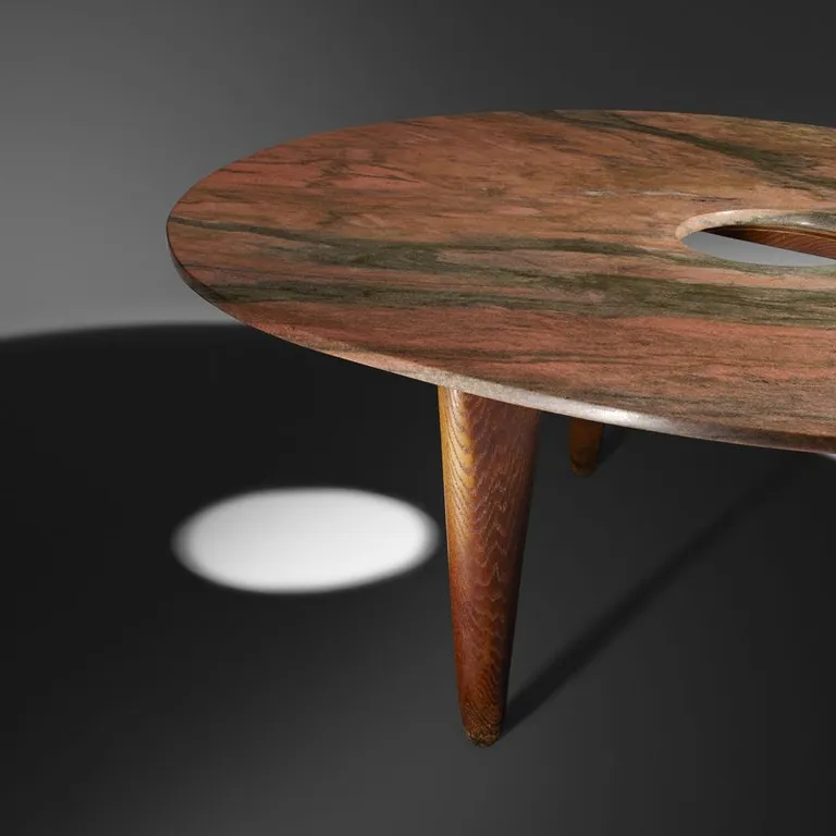 Isamu Noguchi loodud marmorlaud.