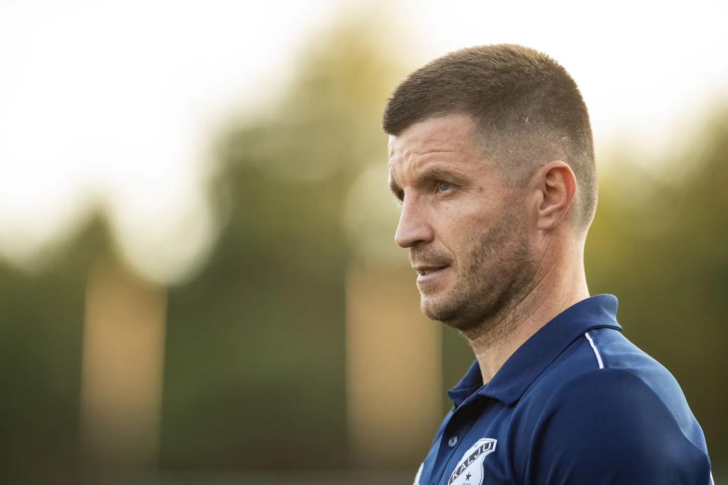 Roman Kožuhhovski juhendamisel on Trans hooaja alguses viigistanud Tallinna Floraga ja kaotanud Kuressaarele.