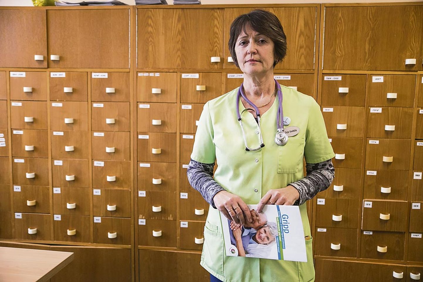 Pärnu perearstikeskuse arsti Sirje Uueküla sõnutsi sõltub grippi haigestumine paljudest teguritest, sealhulgas vaktsineeritute hulgast. Haigestunud peaksid jääma koju.