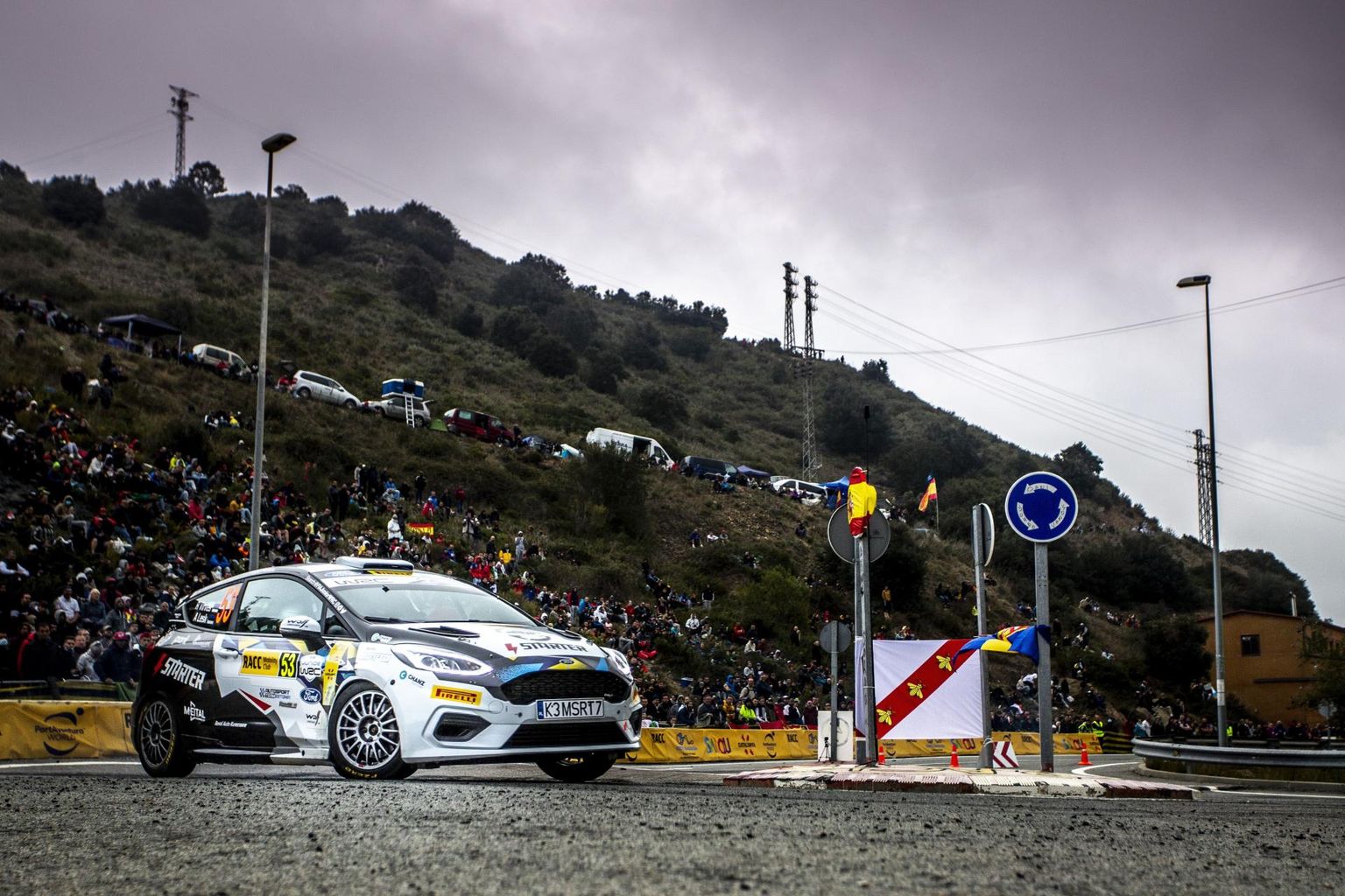 Robert Virves sõitis Kataloonias juunior-WRC-klassis sel hooajal kolmandat korda poodiumile. Üldarvestuses lõpetas ta viienda kohaga.