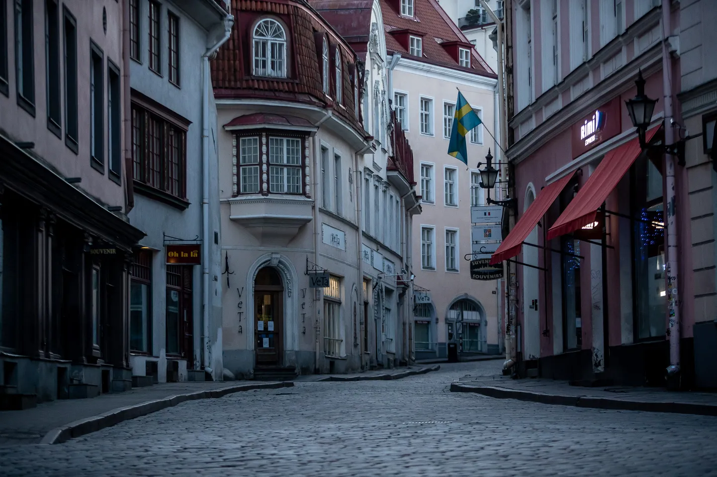 Безлюдный Старый город Таллинна.