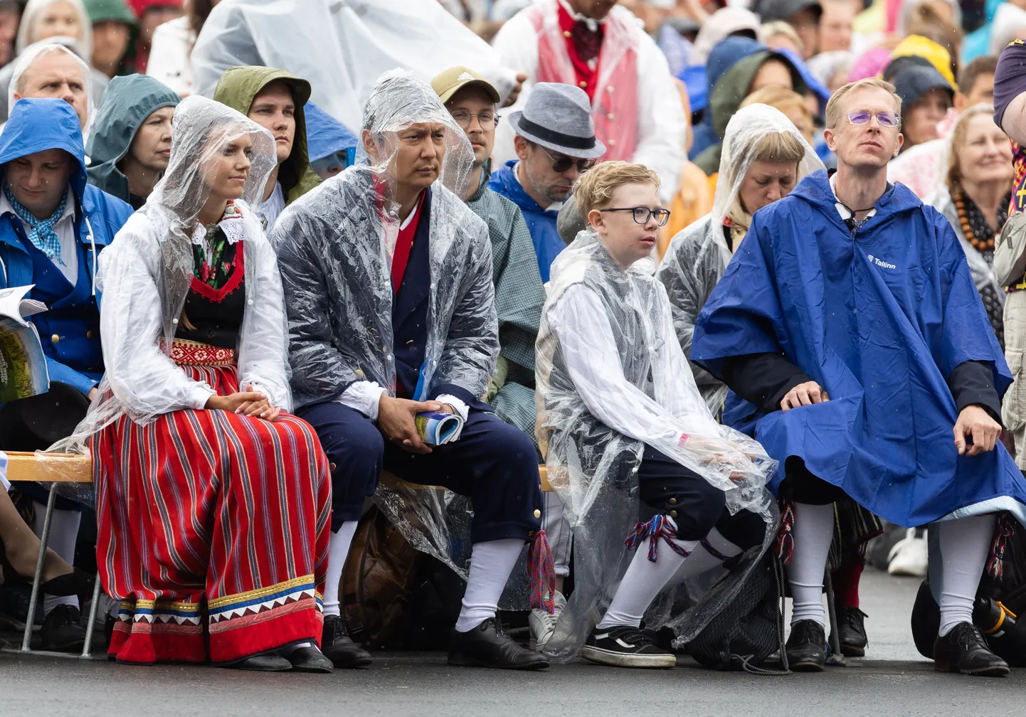 02.07.2023.
Laulupidu. Vasakul riigikogu liige Antastassia Kovalenko-Kõlvart ja Tallinna linnapea Mihhail Kõlvart, paremal abilinnapea Tiit Terik