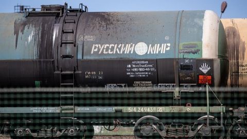 МИД Эстонии раскрыл список компаний, которые хотят продолжить импортировать нефть из России