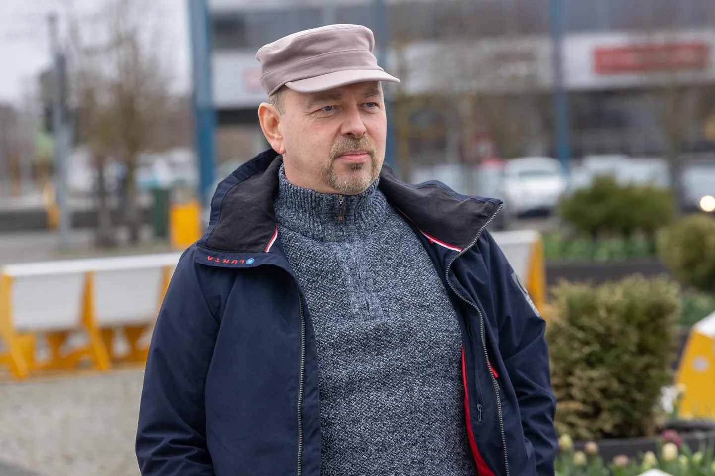 Garry Pavlov oskab hästi töödelda internetis leiduvat infot. Ta on leidnud sealt hulga dokumente, kus kirjas Nõukogude armees hukkunud eestlaste nimed ja muud andmed. Vene-Ukraina sõja ajal otsib ta oma vabast ajast rindeteateid ja postitab neid foorumisse.