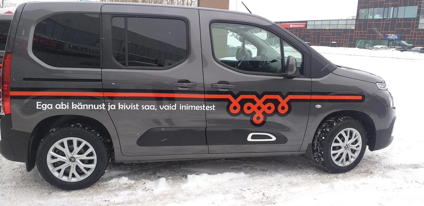 Tõrva valla kolm uut Citroën Berlingot om ehit kaaruspaglage ja egäl üm külle pääl üits tarkuseterä.