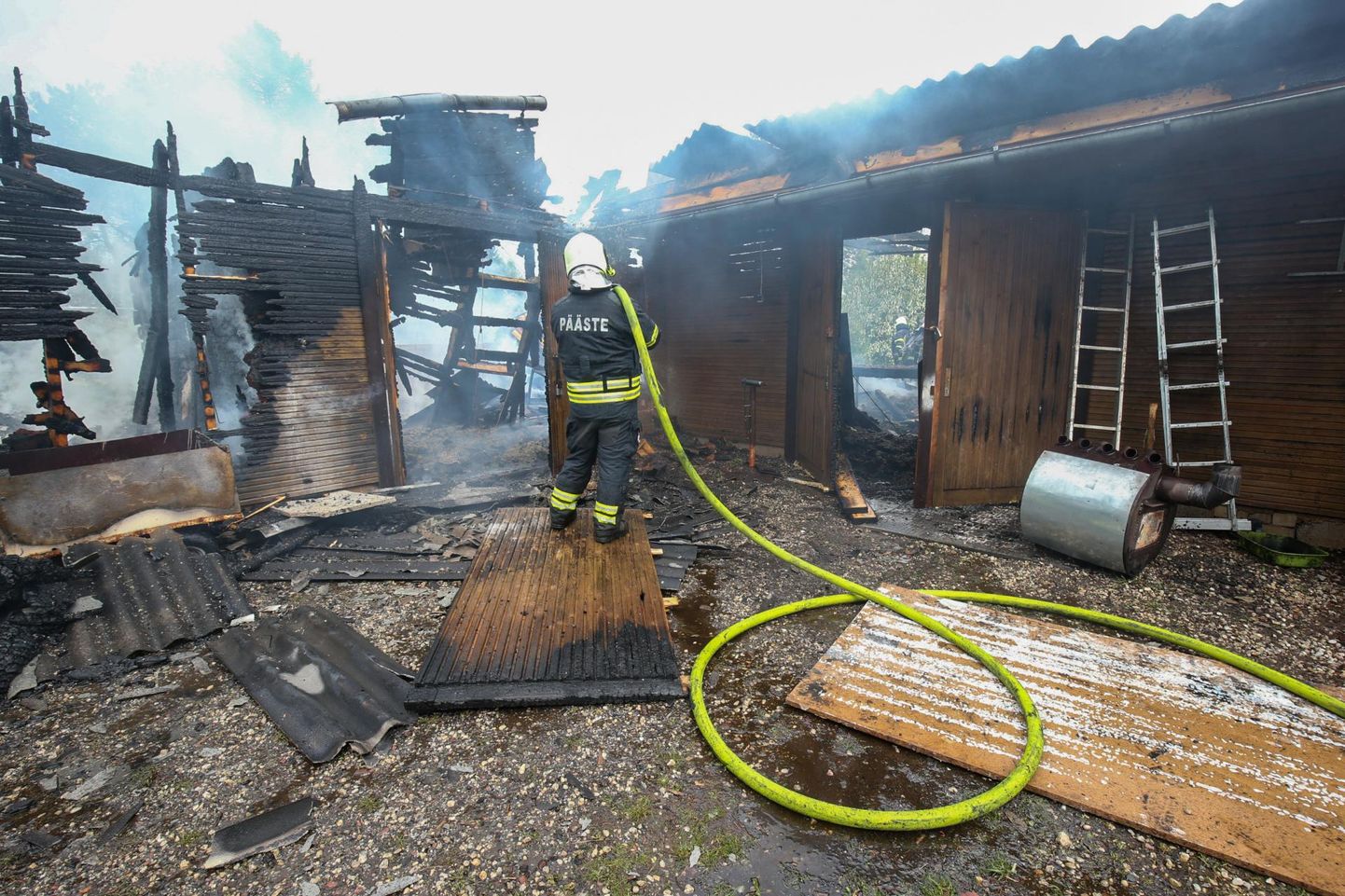 Päästeamet sai eelmisel aastal Viljandimaal 1089 väljakutset, neist 147 tulekahjule. Pilt on tehtud 16. mail Mustlas.