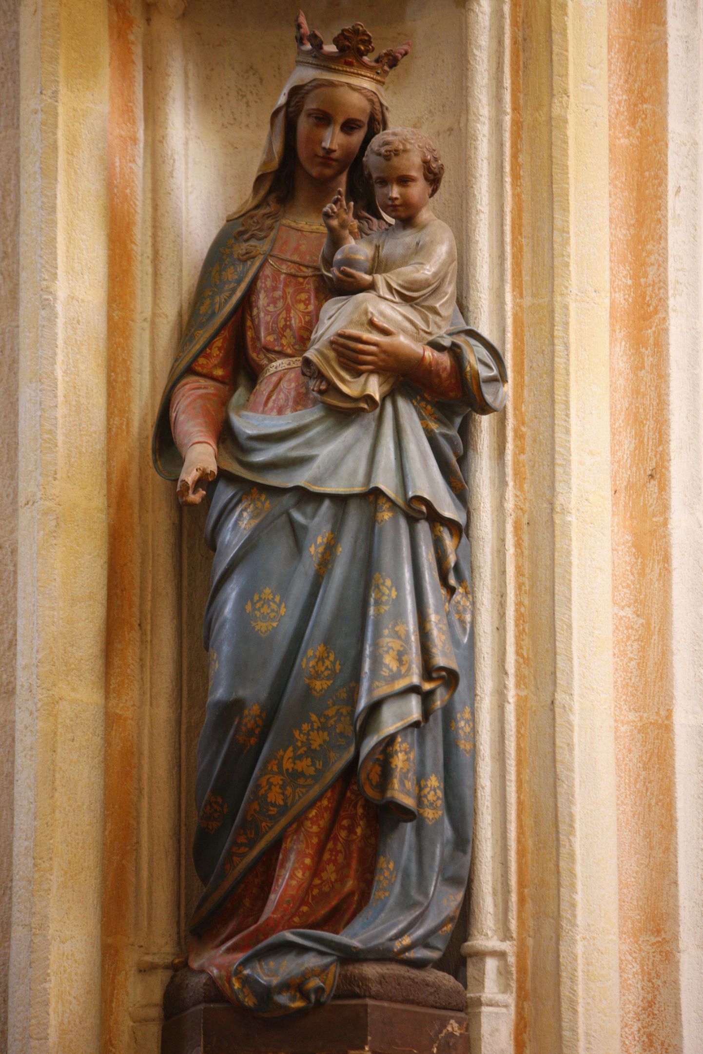 Kuju Neitsi Maarjast ja lapsest