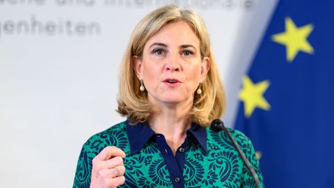 Avstrija razmišlja o opustitvi nevtralnosti in včlanitvi v NATO