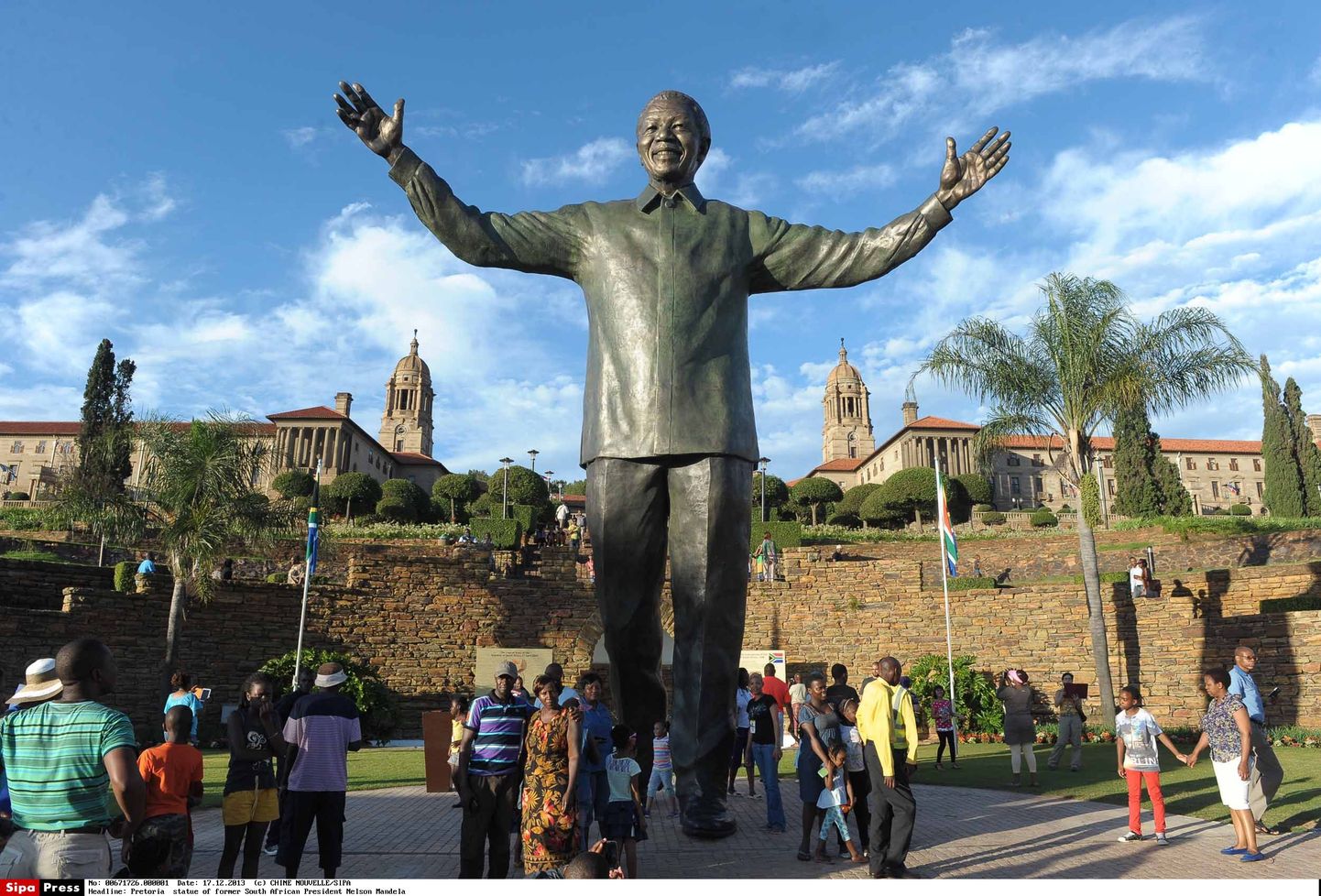 Cтатуя Нельсона Манделы.