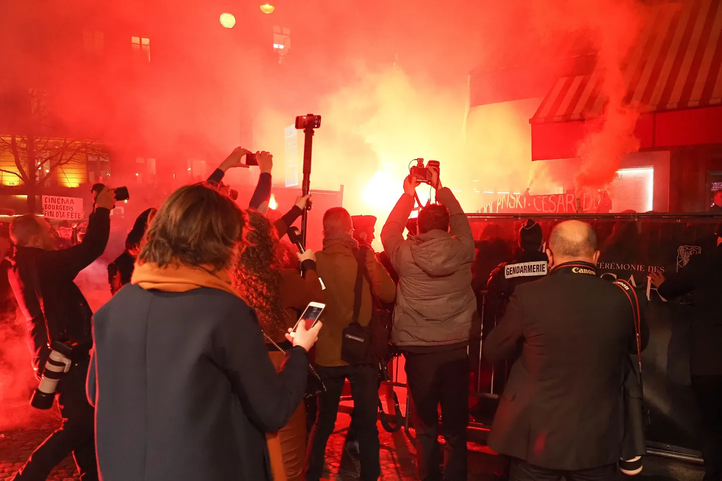 Polanski auhind tõi kaasa tulised protestid tänavatel.