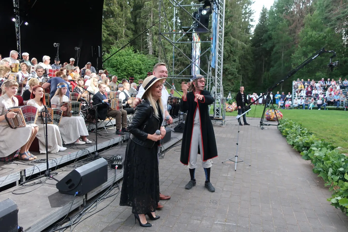 Lõõtsapeo käiku sekkus pidevalt Herbert Ving (Argo Aadli).