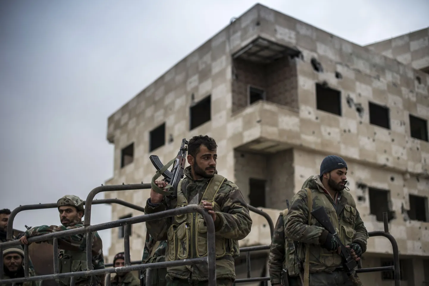 Süüria Araablaste Armee sõdurid Damaskuse lähistel.