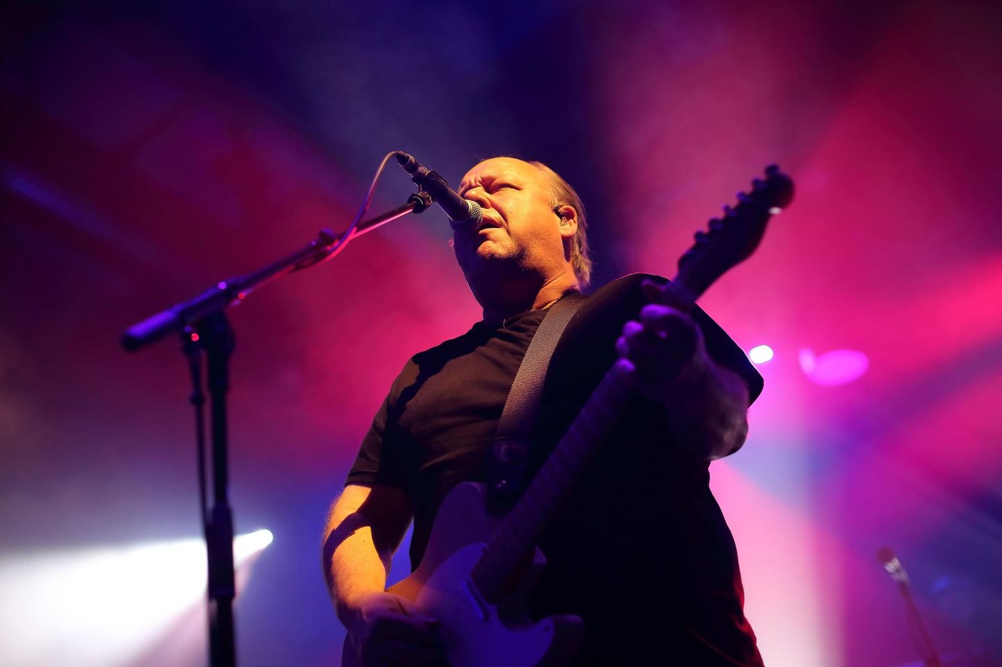 Kitarrist ja laulja Black Francis. Pixiese kontsert 5. oktoobril Berliinis.