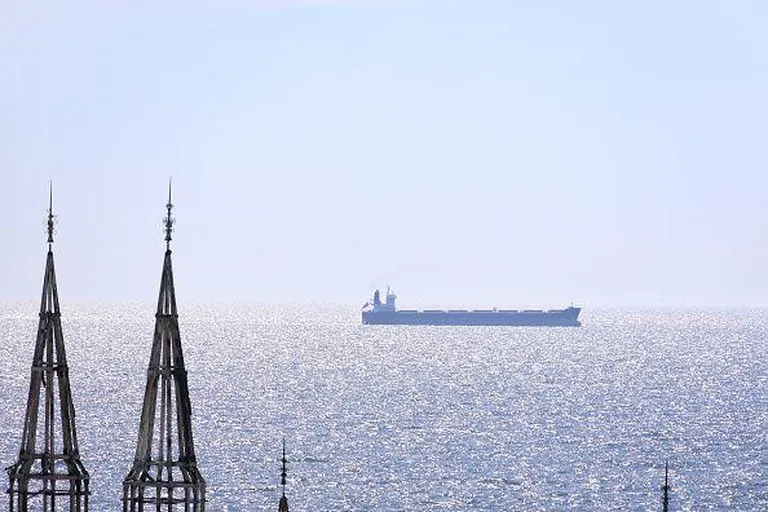 Удары по Одессе участились, но корабли все равно заходят в ее порты
