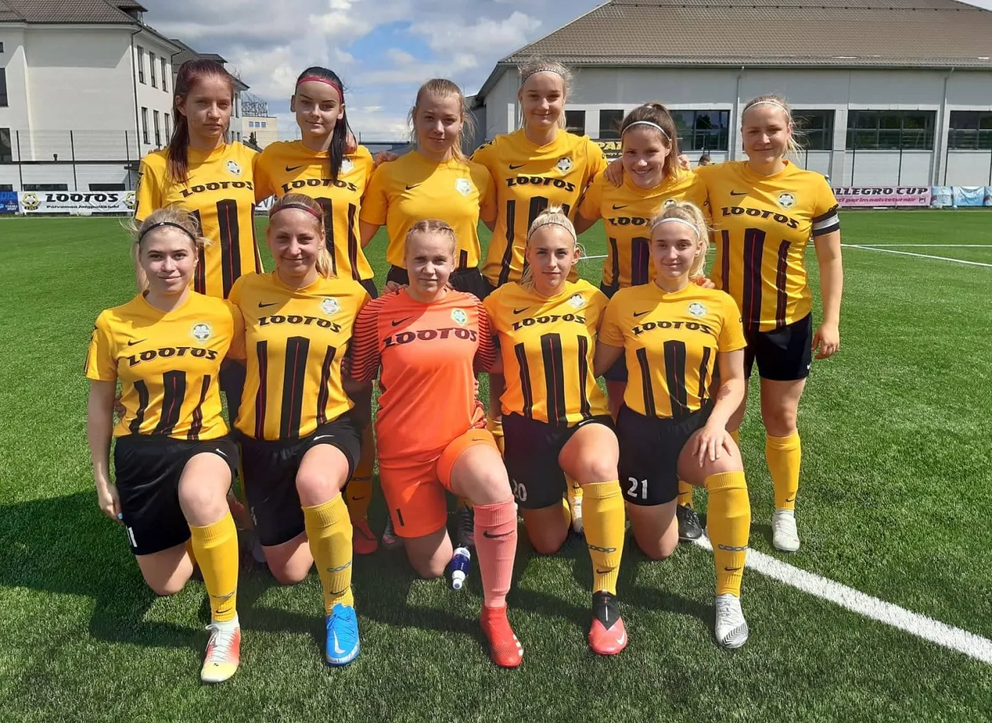 Lootose naiskond alistas Lasnamäe FC Ajaxi.
