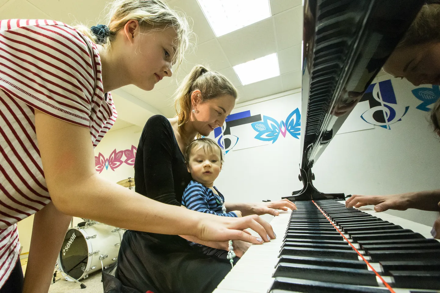Age Juurikas: "Kõik lapsed olid väga vahvad, rõõmsad ja hingega asja juures. Tegu oli tuleva järelkasvu jaoks vajaliku üritusega, mille pianistide liit ette võttis. Alati ei peagi õpilasega ühist keelt leidma − vahel piisab ka oma pildi jagamisest."