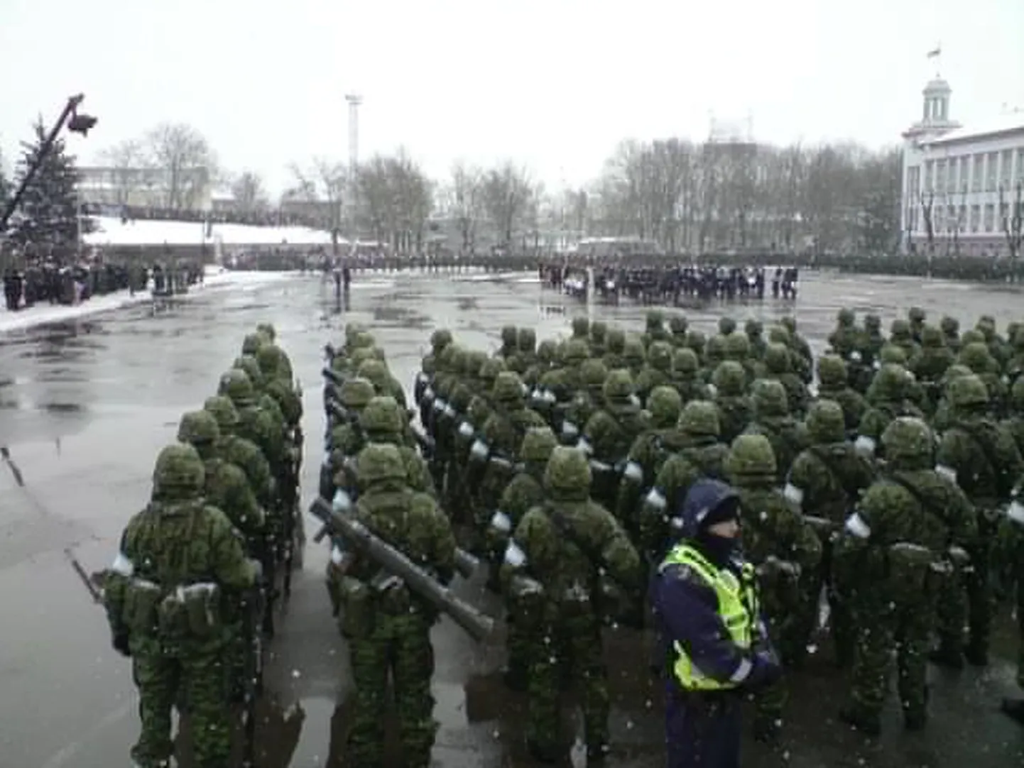 Военный парад в Нарве 24 февраля 2009 года.