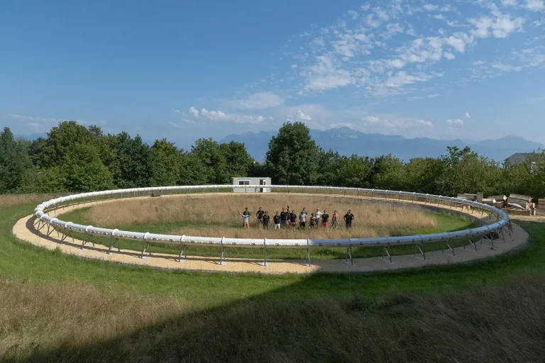 Selline näeb välja miniatuurne Hyperloop, kus tehakse katseid enne täismõõtmelisele rajale minekut.