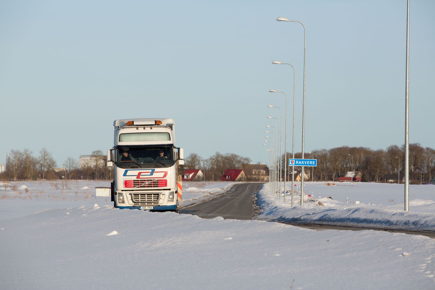 Tuleva aasta aprillis hakkab Suurbritannia enda teede kasutamise eest küsima välismaa veoautodelt kuni kümme naela (12 eurot) päevas, sama kaaluvad Läti ja Belgia.