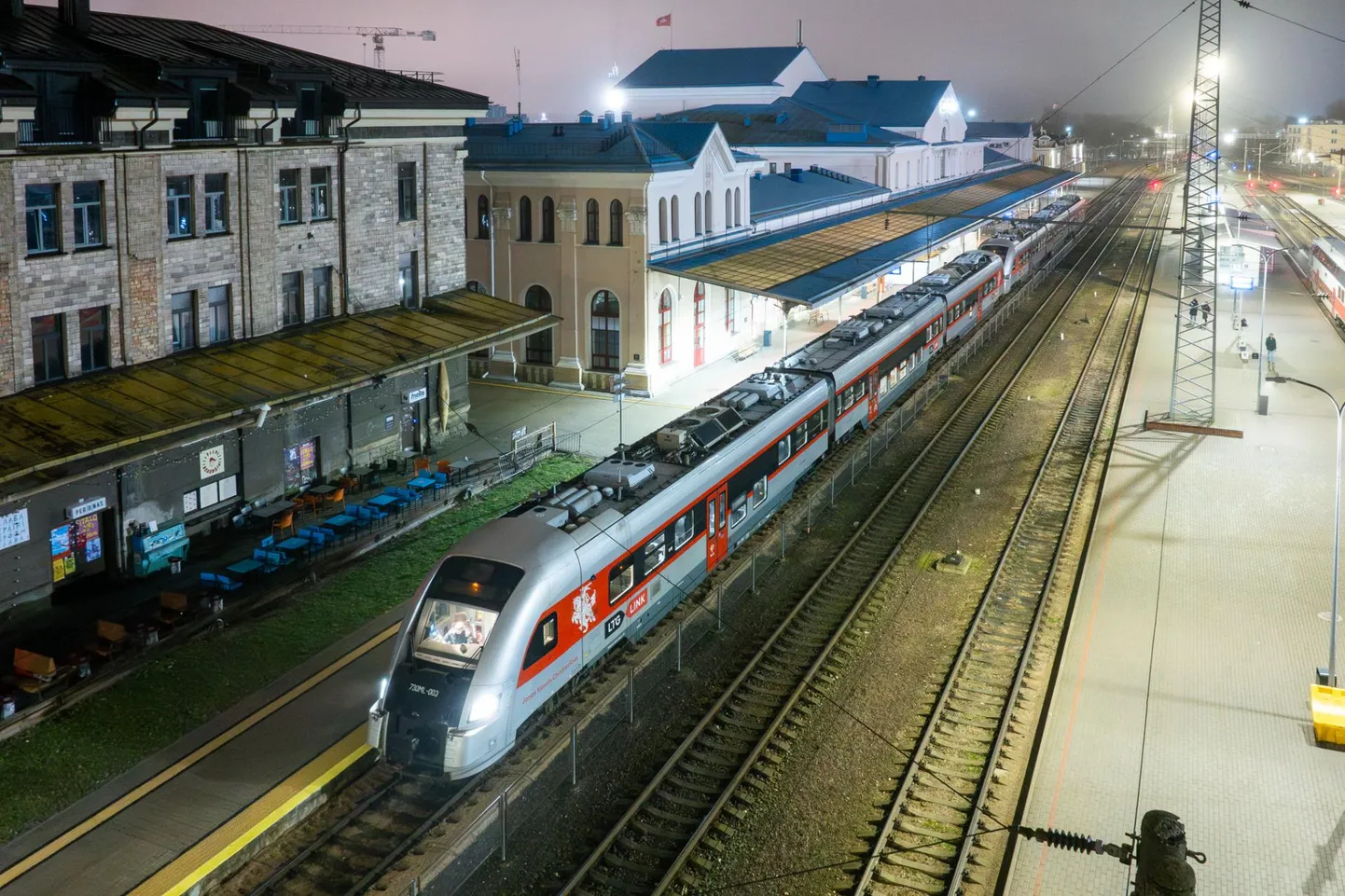 Uuel aastal avatava Tallinna-Tartu-Riia-Vilniuse rongiühenduse ootuses tegi Leedu reisirongioperaator LTG Link eile Riia ja Valga vahel proovisõidu.