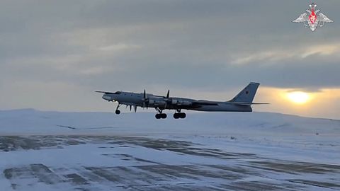 SATELLIIDIPILDID ⟩ Venemaa paigutab Soome piiri äärde üha rohkem strateegilisi pommitajaid
